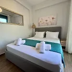 Chloe Complex By Horizon Homes *