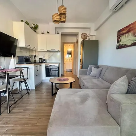 Chloe Complex By Horizon Homes * Orfánion