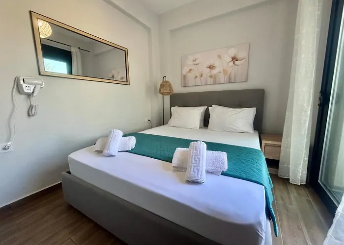 Chloe Complex By Horizon Homes *