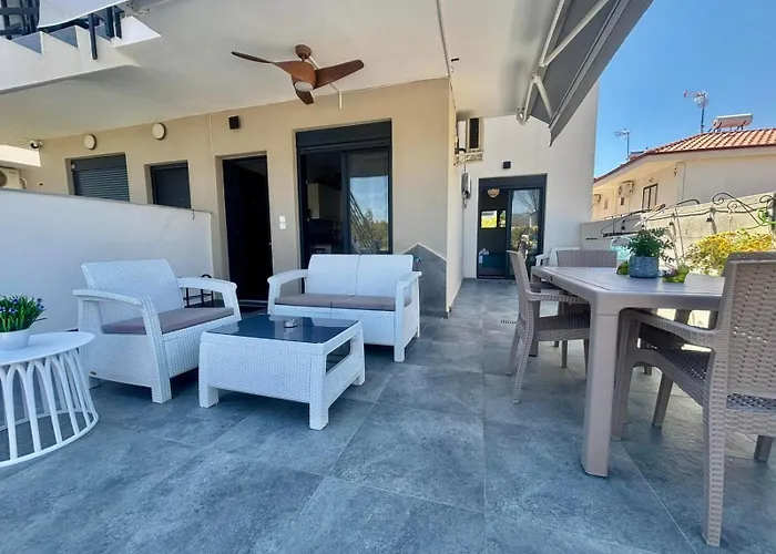Chloe Complex By Horizon Homes Appartamento Orfánion